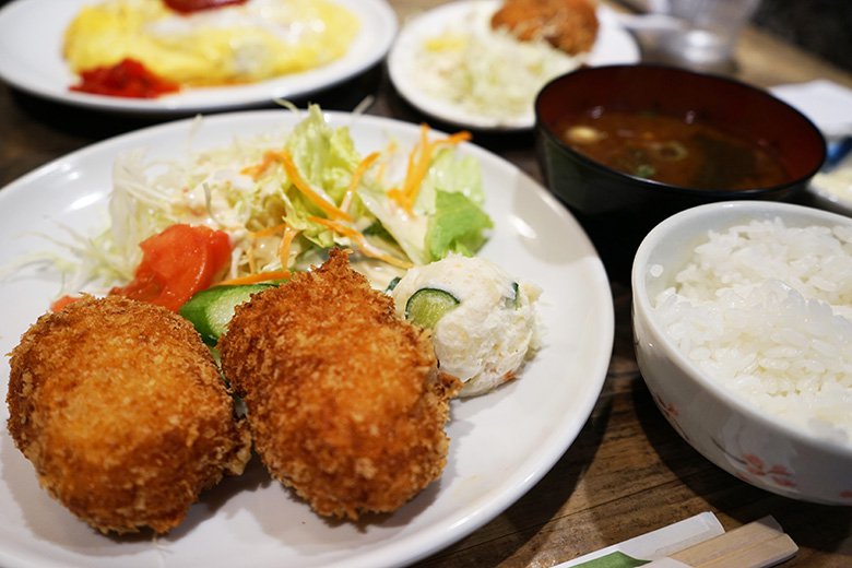 覚王山名物カニクリームコロッケが人気!名古屋市千種区にある「キッチンひらき」は老舗洋食屋さんです。