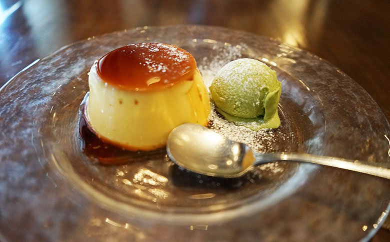 名古屋市西区「洋食や なかむら」のプリプリ弾力の“固めプリン”もトロトロの“カニクリームコロッケ”も、どちらも濃厚で美味しすぎる！