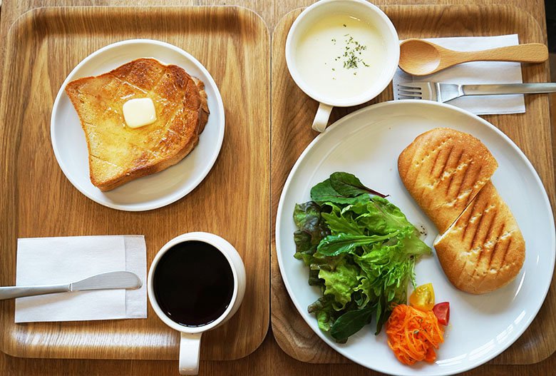 名古屋市千種区にある「SUIDOMICHI coffee（スイドウミチコーヒー）」は厳選された豆を使ったスペシャリティコーヒーや、自家製パンを使った美味しいトーストが自慢です♪