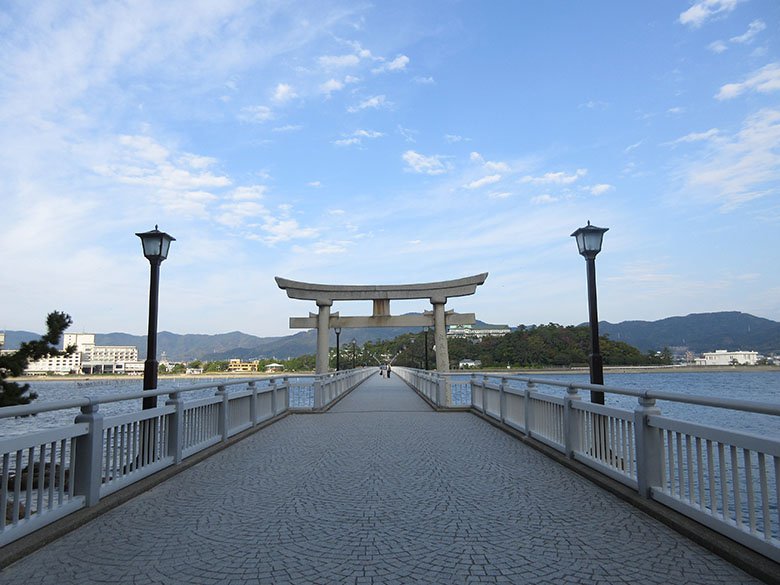 島全体がパワースポット!蒲郡市の「竹島」には日本七弁財天のひとつ「八百富神社(やおとみじんじゃ)」があります。