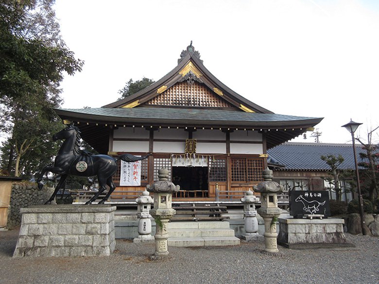 上げ馬神事で有名!三重県員弁郡東員町の「猪名部神社(いなべじんじゃ)」