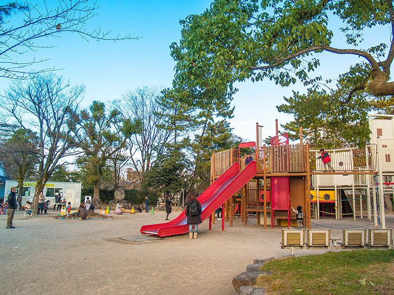 子どもを夢中にさせる大型遊具！ 大垣公園の魅力をご紹介。
