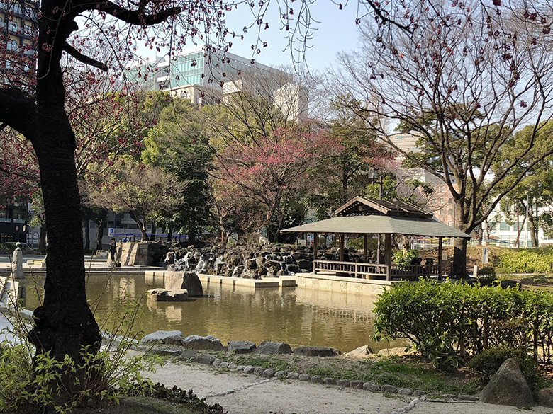 オフィス街での息抜きに!伏見の下園公園