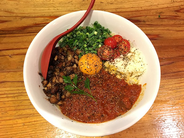 昭和区にあるイタリアンラーメン“トマトまぜメン”が人気の「ラーメン十夢（とむ）」はどのメニューも魅力的！女性にもおすすめです！