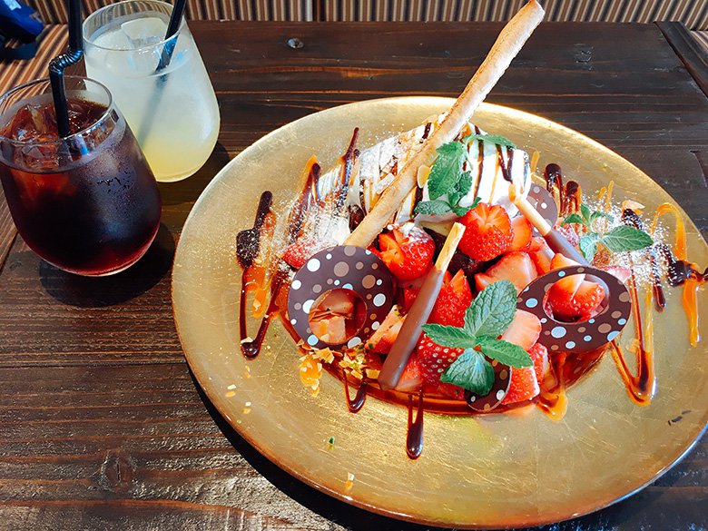 華やかなフォトジェニックスイーツ！名古屋市北区「Building Blocks Cafe(ビルディング ブロックス カフェ)」のパティシエ職人のオーナーが作る、芸術的なスイーツが絶品です♡