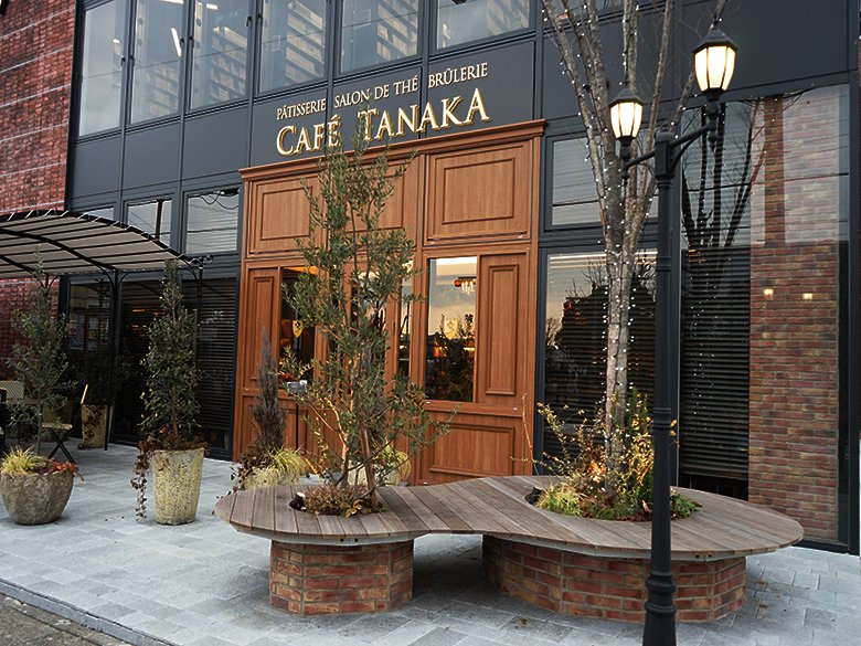 「カフェタナカ」のモコモコソフトクリームは松坂屋のショコラプロムナードでも人気！稲沢文化の杜店限定“パティシエの作った生食パン”もおすすめ♪