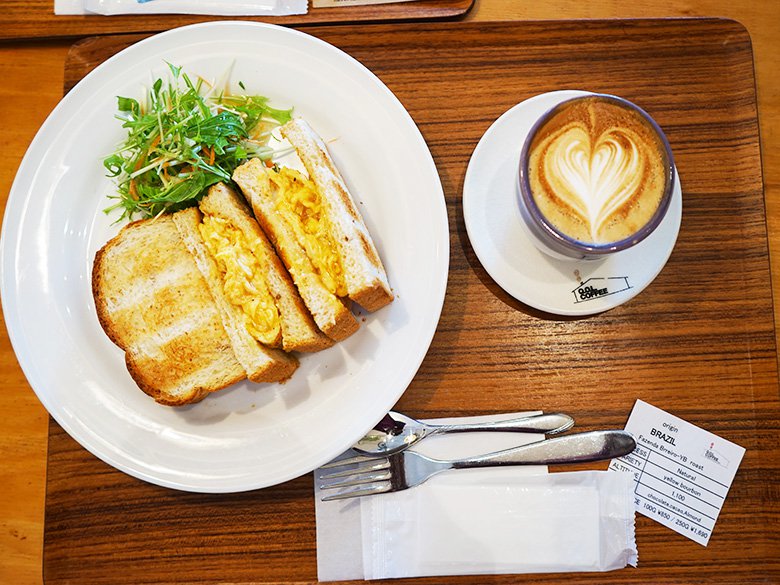 名古屋市中区の「Q.O.L. COFFEE(キューオーエルコーヒー)」。挽きたての豆で淹れるコーヒーは絶品!厚切りだし巻きサンドイッチもオススメですよ♪