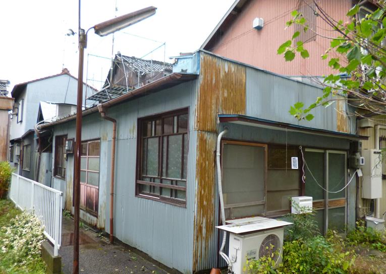 松鴻町福地貸家の外観