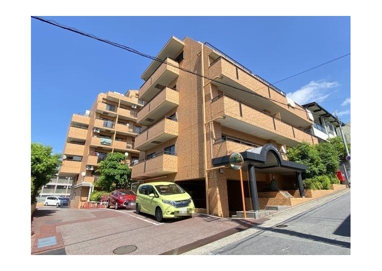 ライオンズマンション杁中ガーデンD棟の外観