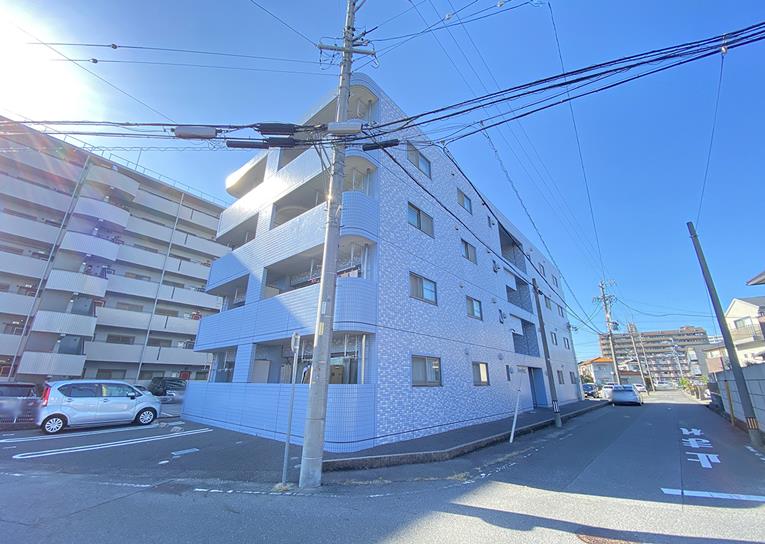 プレイン安城の外観