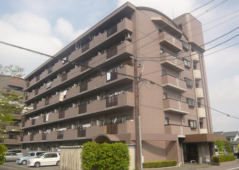 サンハイツ・オオヒガシの外観