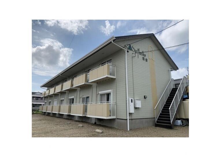 SurplusOne河合の外観