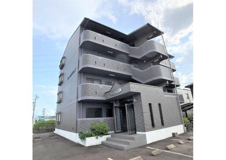 サン・エヴォリュエの外観