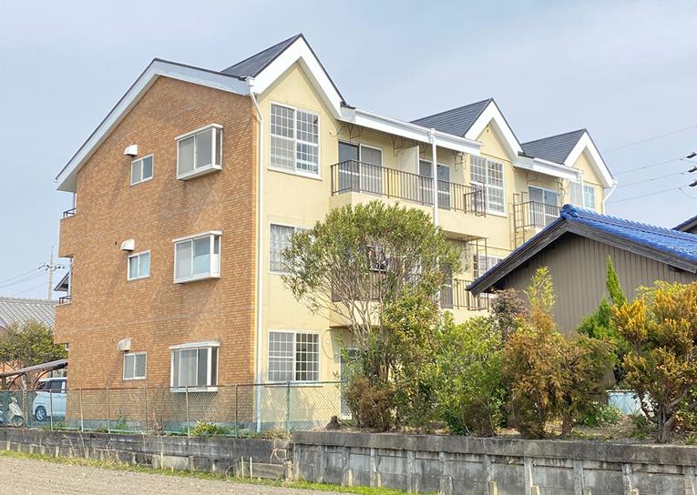 スカイハイツトヨタの外観