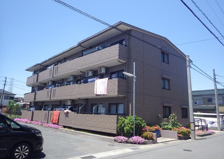 アスティオンの外観