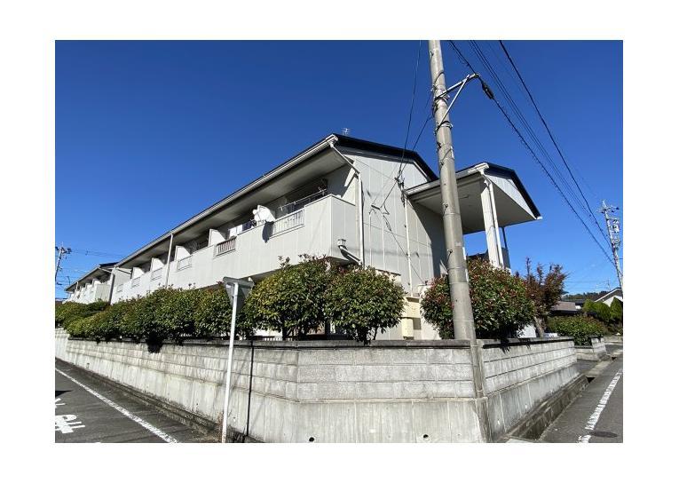 レイクグリーン三好　B棟の外観