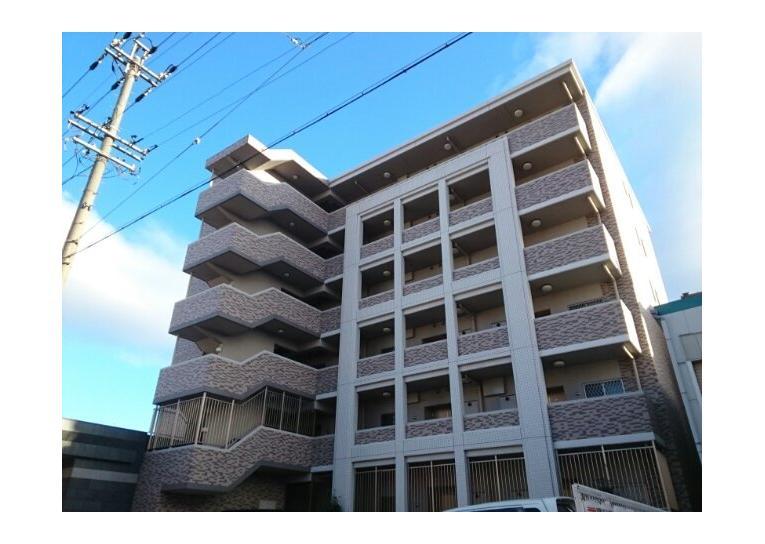 クレアーレの外観