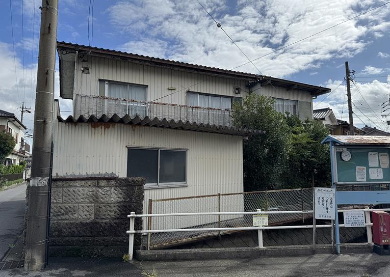 養老町飯田借家の外観