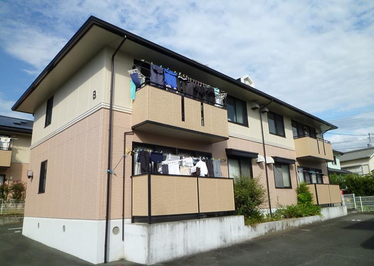 ハイカムール茶臼山B棟の外観