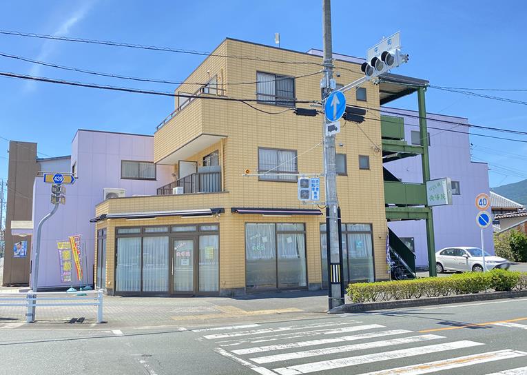 スズキビルの外観