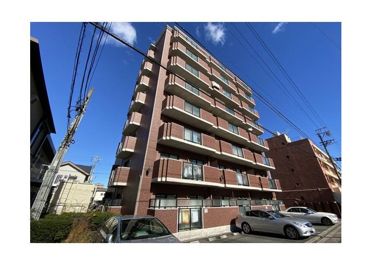 ファーニス白壁の外観