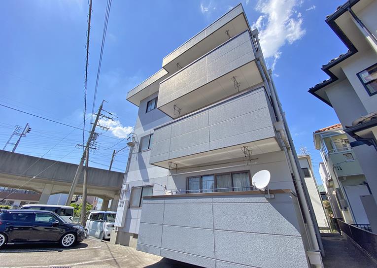 マンション上田の外観