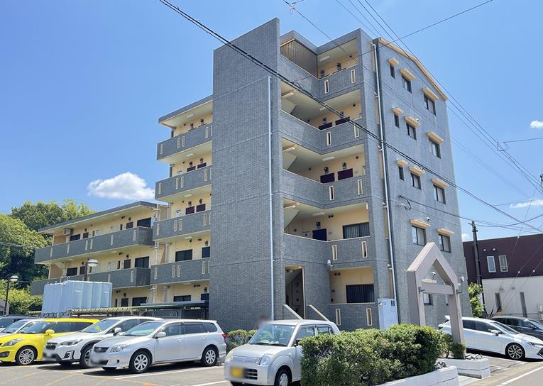 ホームレジデンス Aの外観