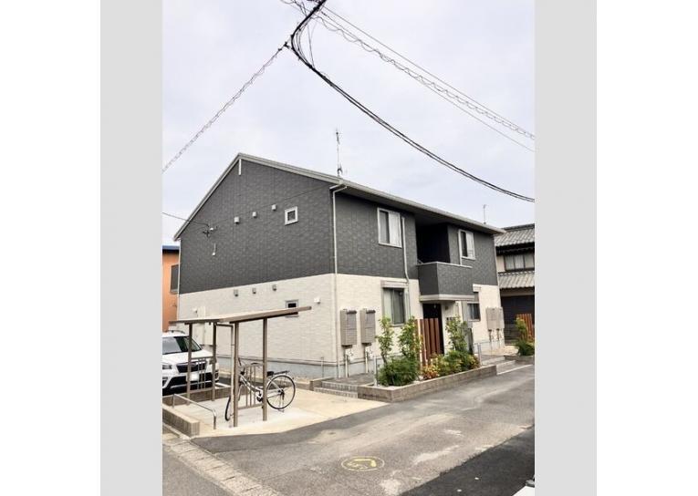 シャトルアキラⅢの外観