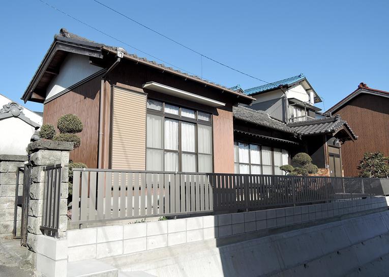 前後町善江貸家の外観