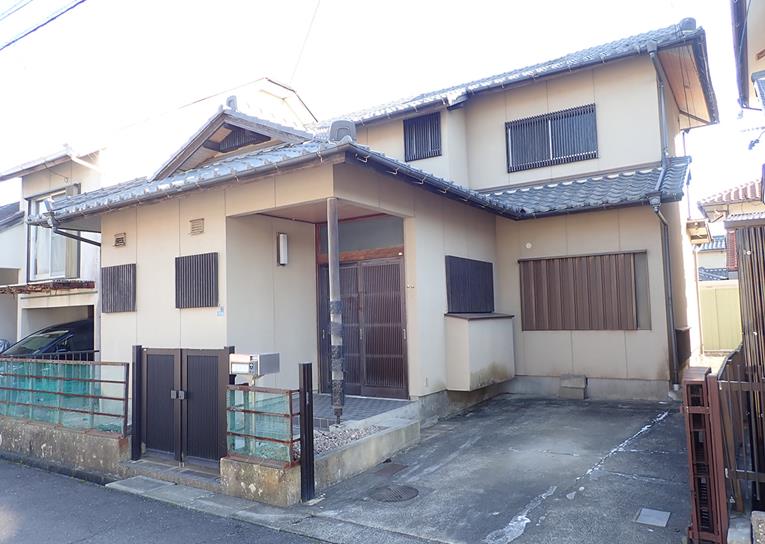 長太新町貸家の外観