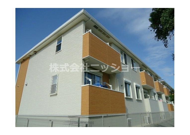 スター・ドラゴンBの外観