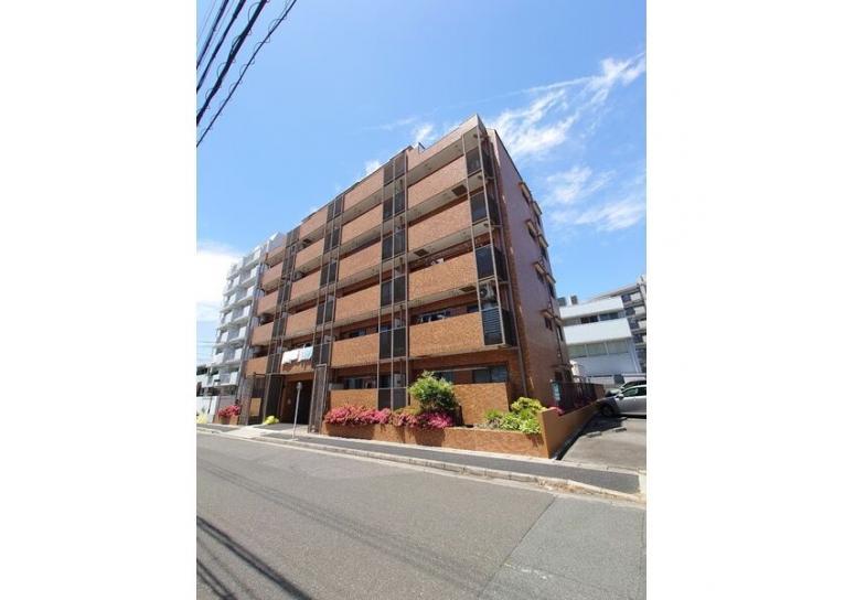 リヴァーサイド植田の外観