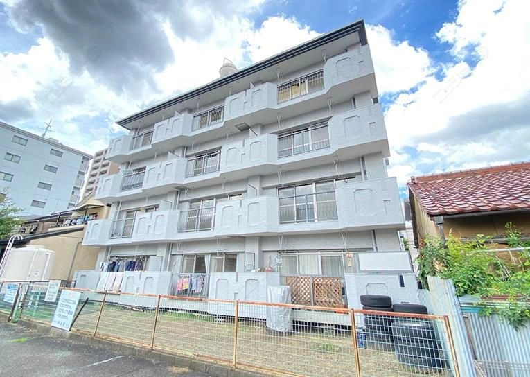 メゾン和幸の外観