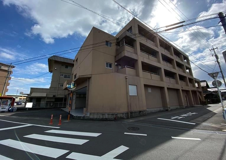 上島ビルの外観