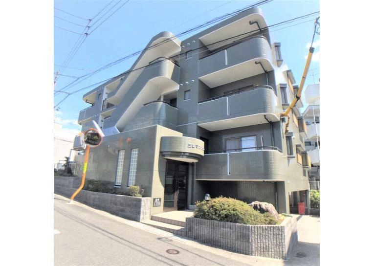 三幸マンションの外観