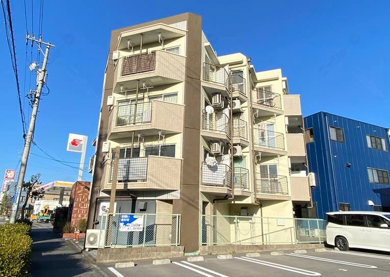 レジデンス入場の外観