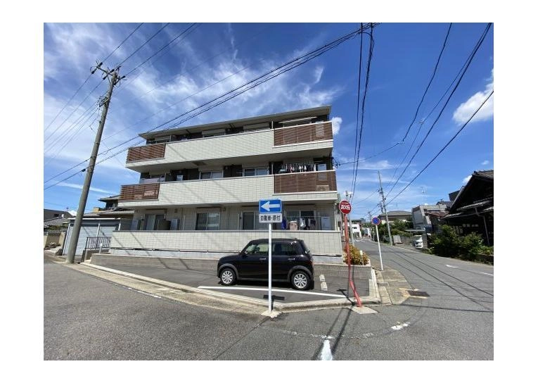 ルーチェ・ブリラーレの外観