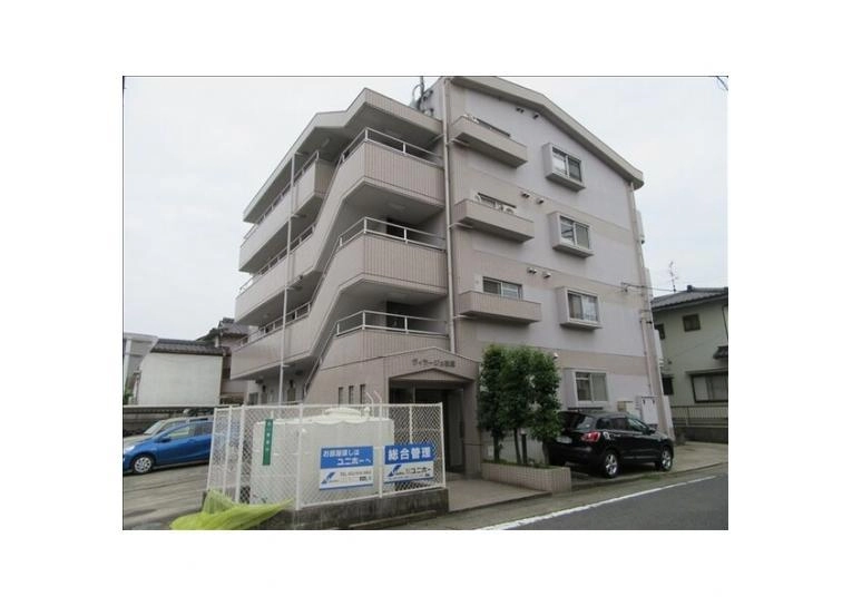 ヴイラージュ歌里の外観