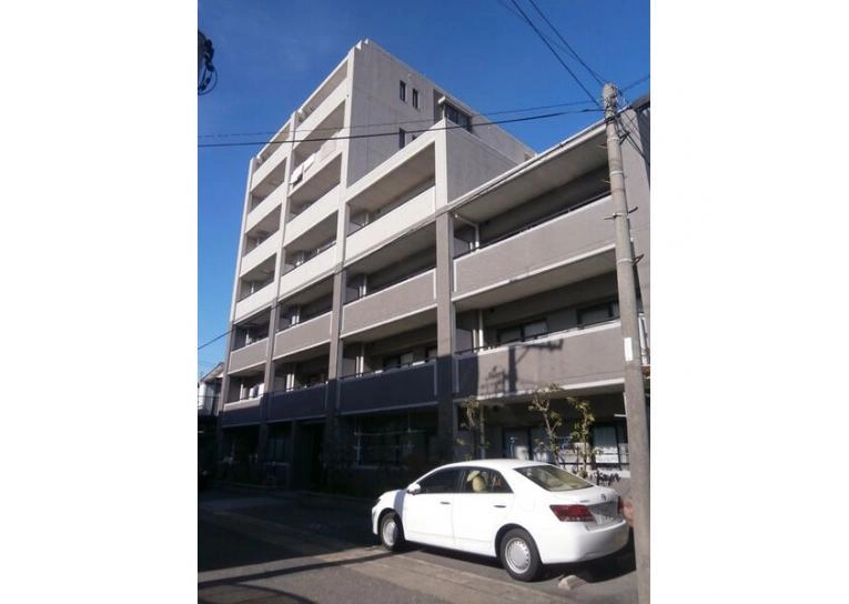 UーDINE市場木の外観