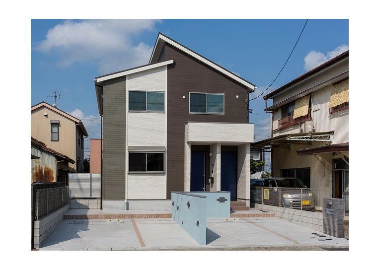 ブリーゼ円明の外観