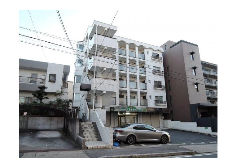 シャロン一社の外観