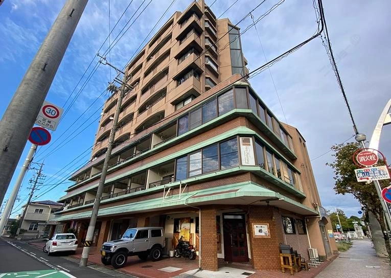 門前ビルの外観