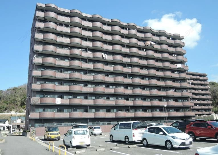 天神山マンションⅠ号館の外観