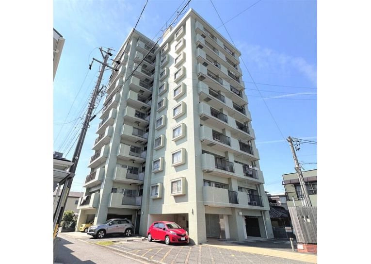 グラート岡崎の外観