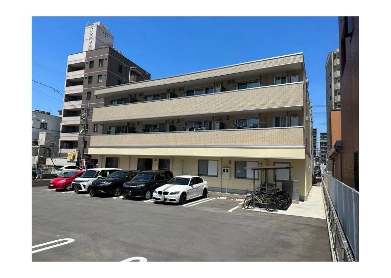 オレオール中央通の外観