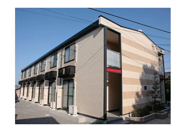 レオパレス中川屋敷の外観