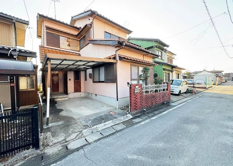 八剱町渕之上貸家の外観