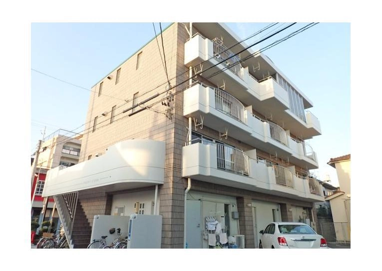 ロイヤルハウス喜多山の外観