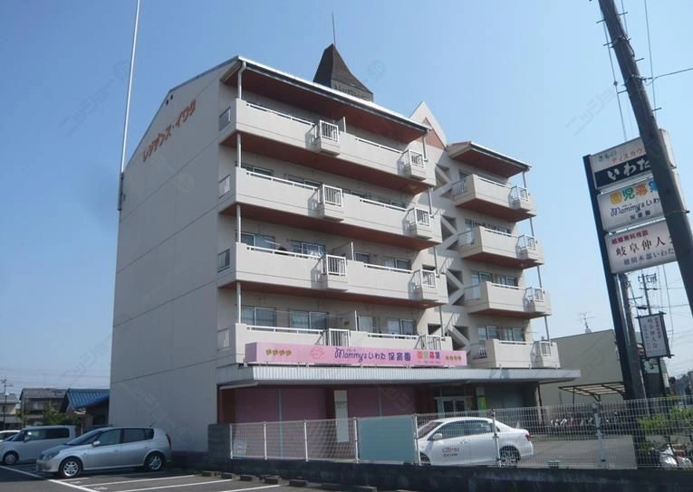 レジデンスイワタの外観