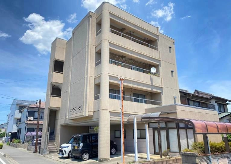 ファミーユの外観